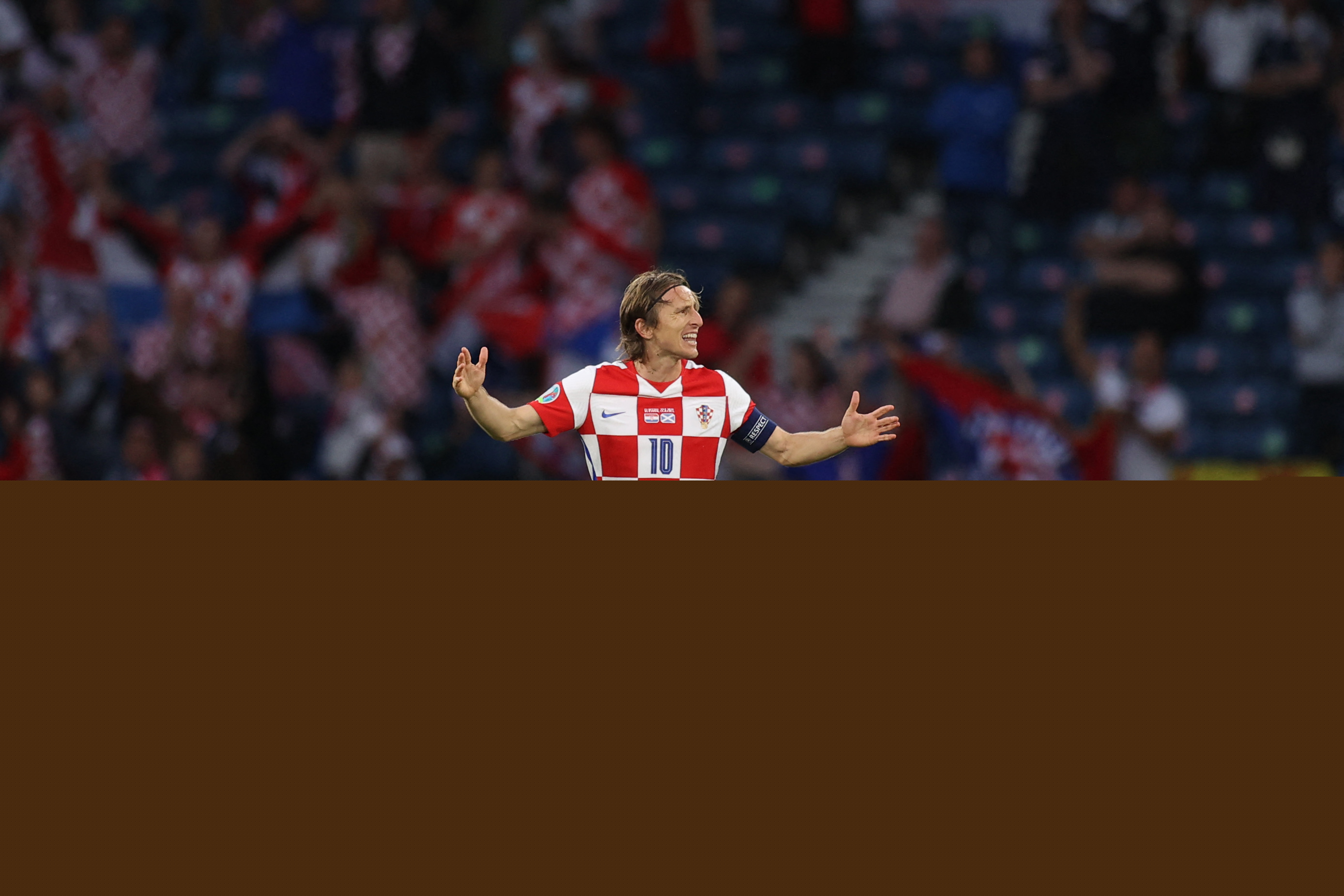 洛塞尔索：安哥拉球员身体素质出色，我们很难找到进球机会