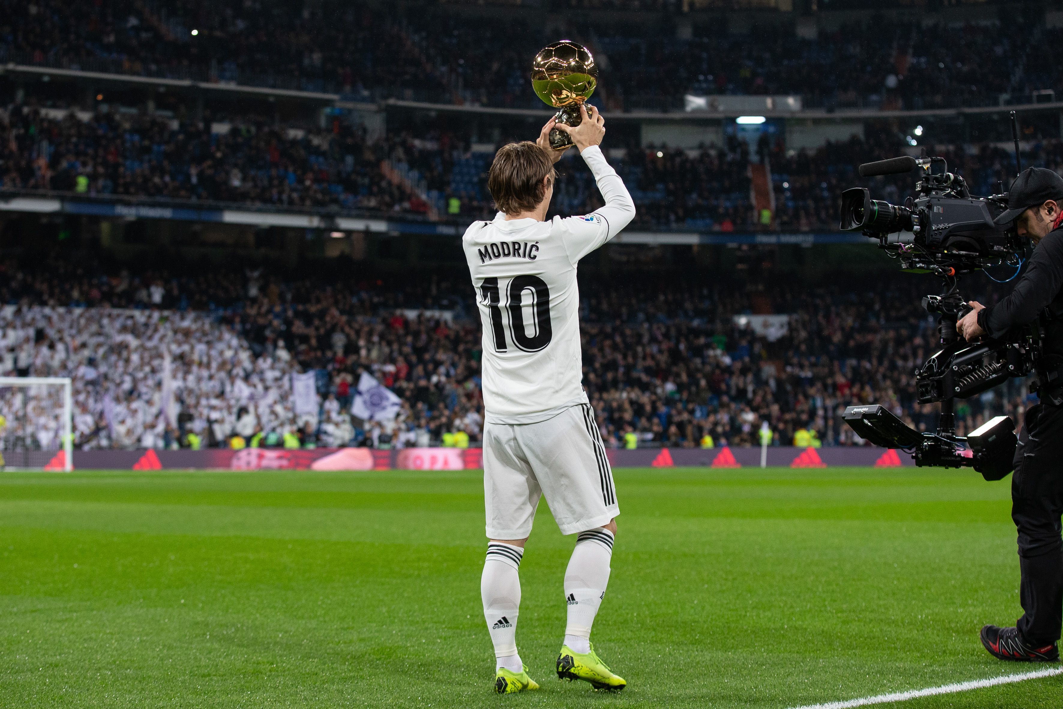 [国际足球]奥塔门迪破僵局 本菲卡保持不败